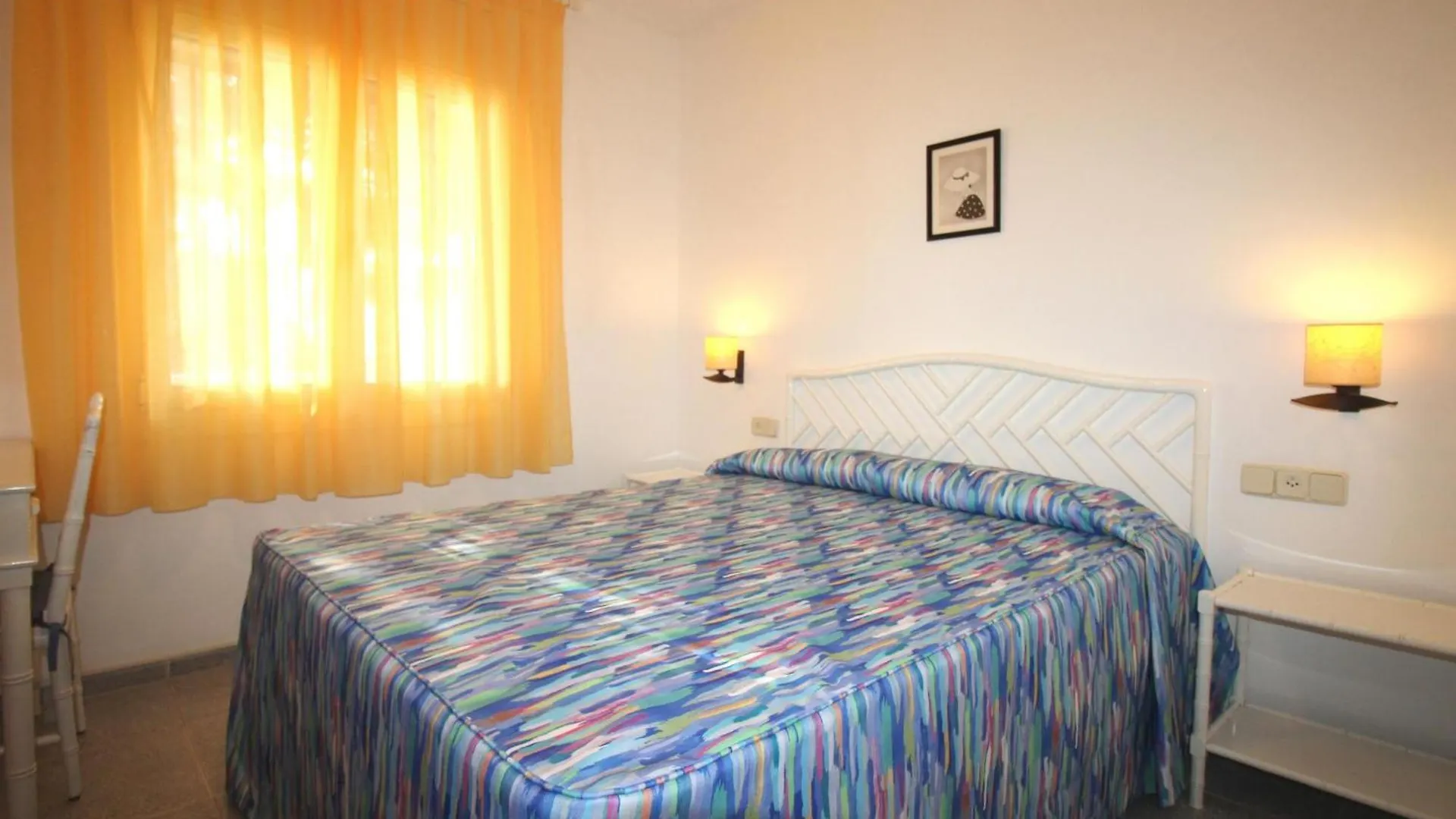 Dom wakacyjny Bellamar A - Casa Adosada Para 10 Personas En Primera Linea De Mar En Llanca. - Es-228-11