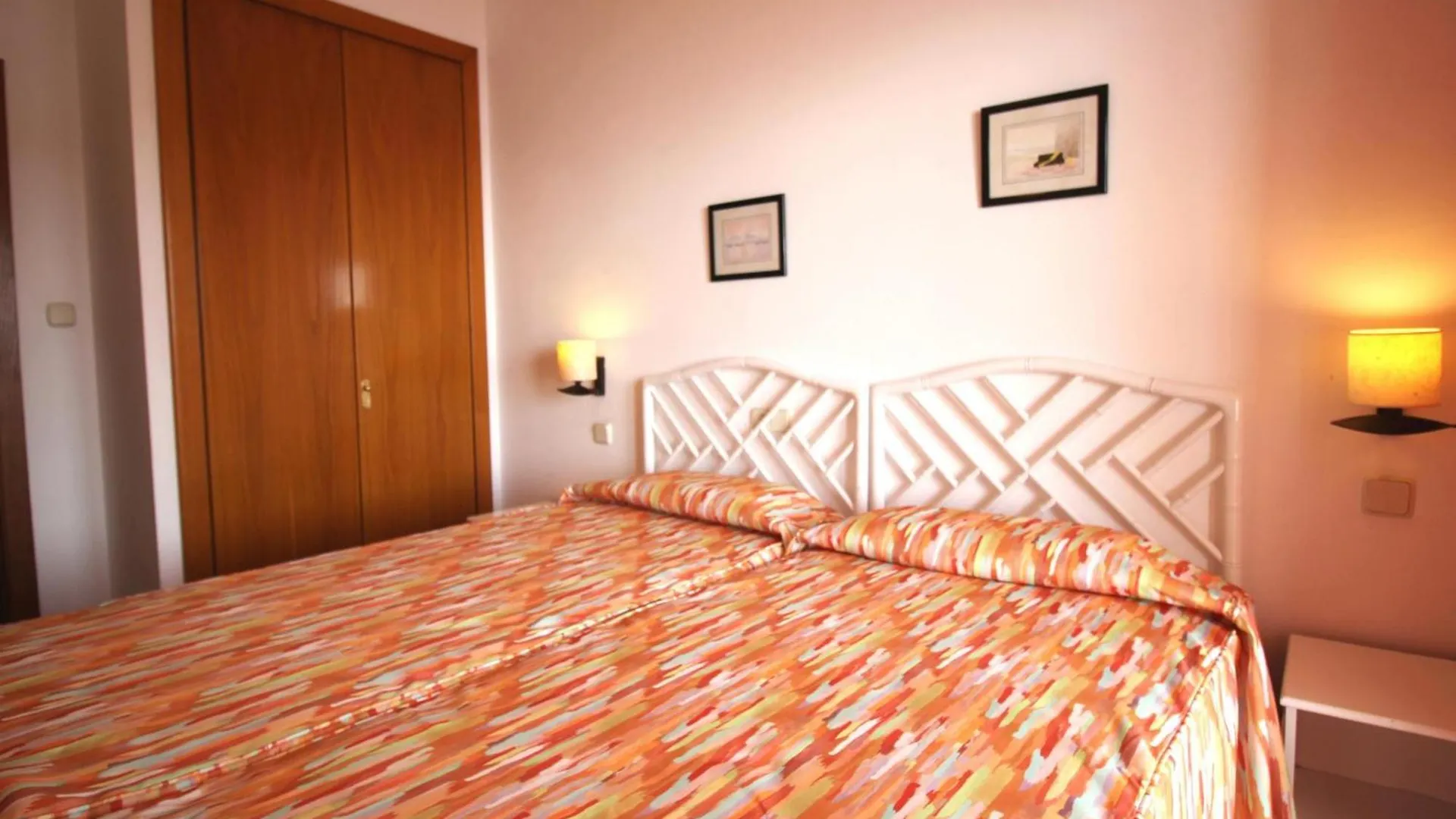 Bellamar A - Casa Adosada Para 10 Personas En Primera Linea De Mar En Llanca. - Es-228-11 Dom wakacyjny