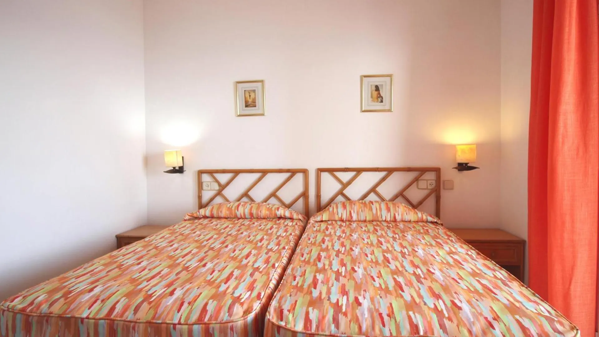 Bellamar A - Casa Adosada Para 10 Personas En Primera Linea De Mar En Llanca. - Es-228-11 Dom wakacyjny